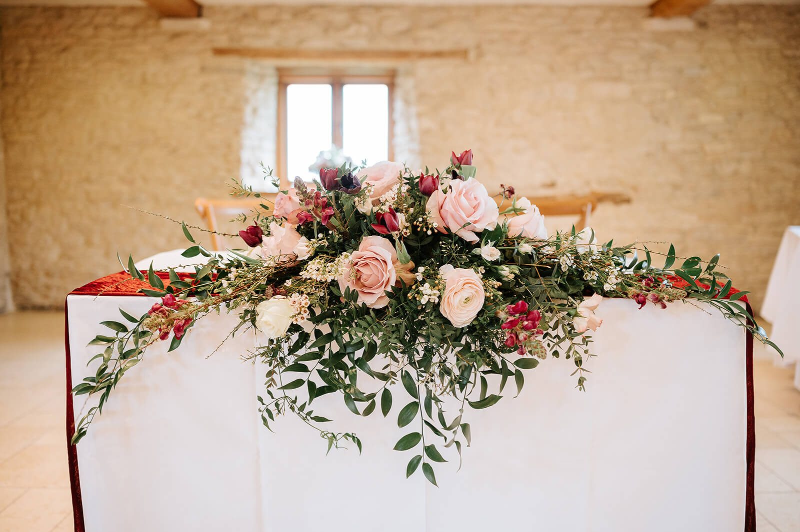Cotswold luxury wedding florist