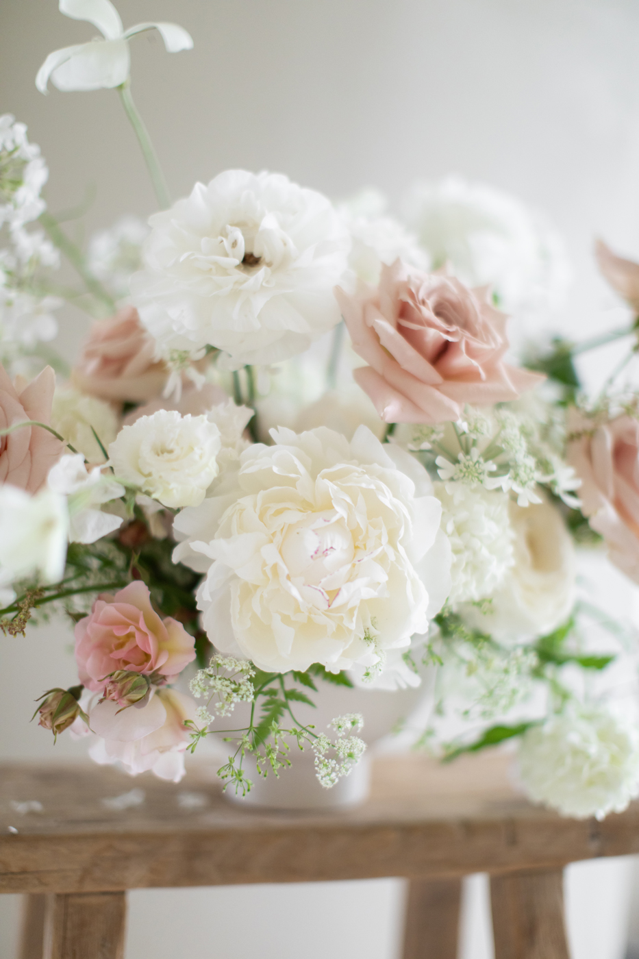 Timeless and romantic wedding flowers